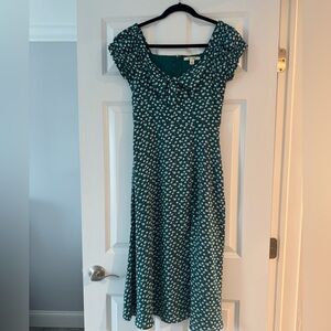 Francesca’s Green Floral Midi Dress